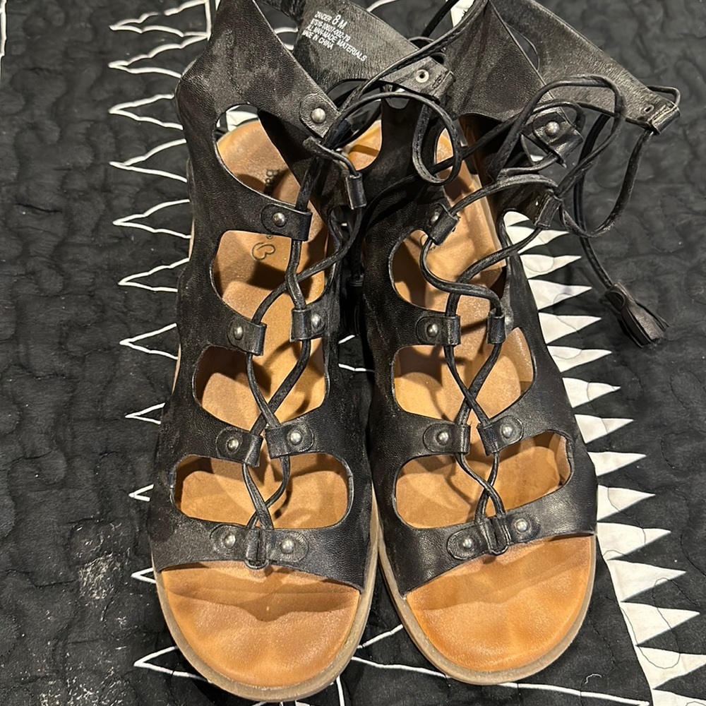 Black gladiator sandals